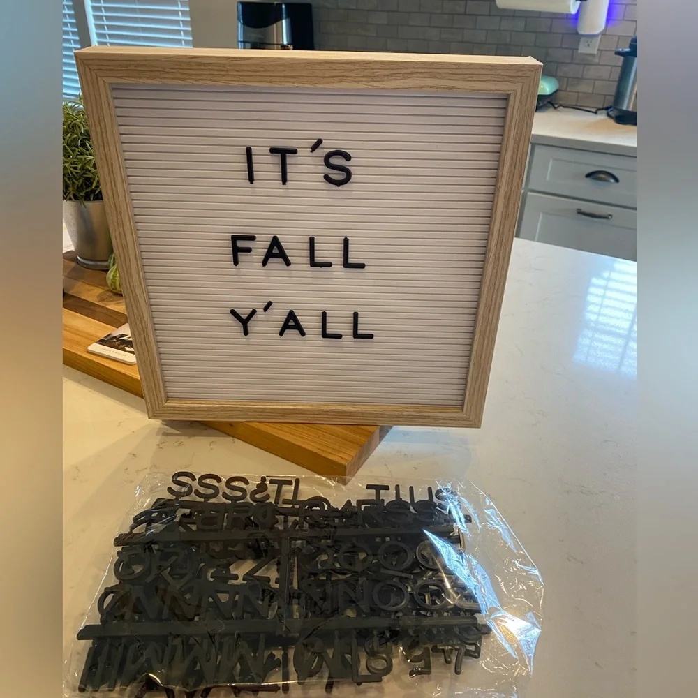 Target 12 x 12 Message Reader Board and Lettersu - Picture 1 of 4